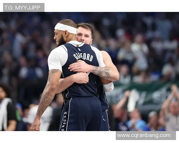 布鲁斯-布朗:多特是强硬防守代表裁判很少吹他 我正朝这方向去做