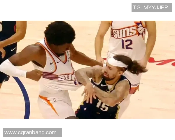 阿尔瓦拉多与马威冲突被驱逐，普尔表情引热议