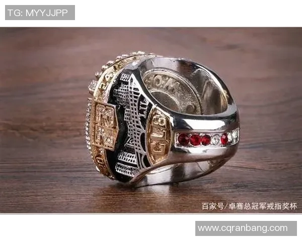 永恒荣耀!詹姆斯在赛后采访时戴上自己的骑士冠军戒指